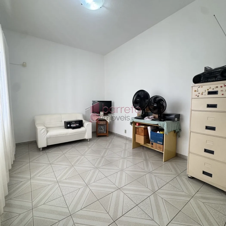 CASA À VENDA – 03 QUARTOS COM EDÍCULA – VILA CAMPOS SALES – JUNDIAÍ/SP