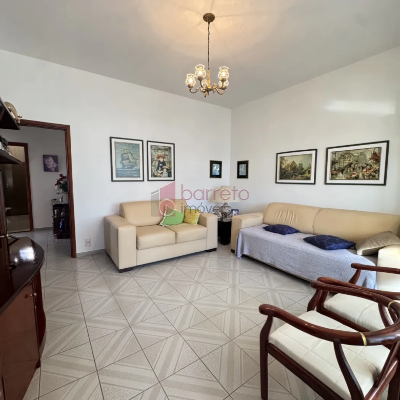 CASA À VENDA – 03 QUARTOS COM EDÍCULA – VILA CAMPOS SALES – JUNDIAÍ/SP