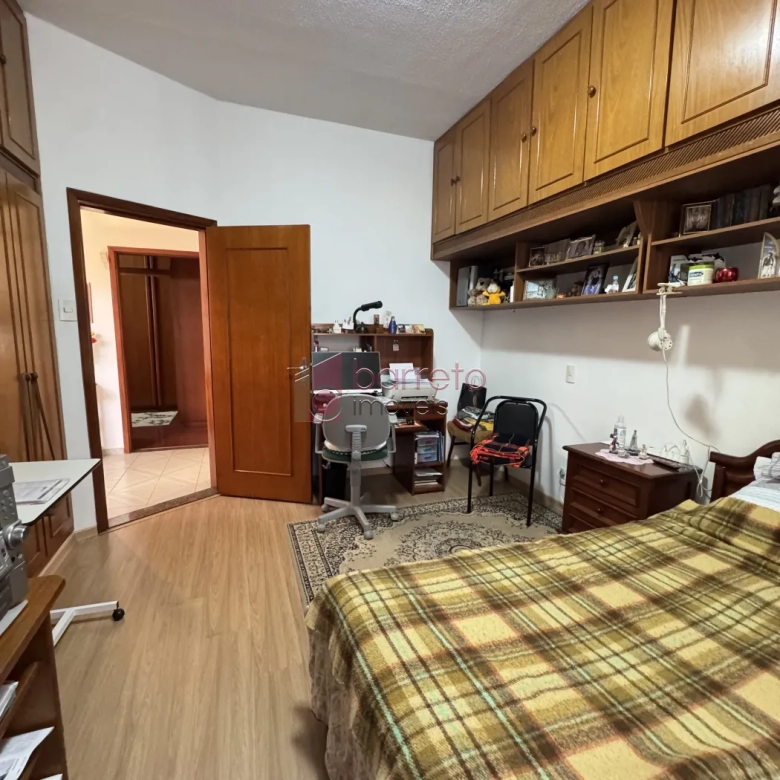 CASA À VENDA – 03 QUARTOS COM EDÍCULA – VILA CAMPOS SALES – JUNDIAÍ/SP