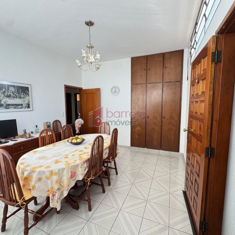 CASA À VENDA – 03 QUARTOS COM EDÍCULA – VILA CAMPOS SALES – JUNDIAÍ/SP