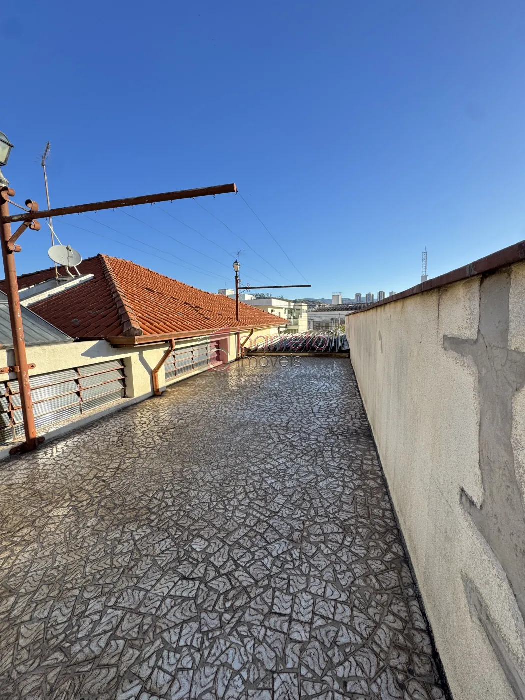 CASA À VENDA – 03 QUARTOS COM EDÍCULA – VILA CAMPOS SALES – JUNDIAÍ/SP