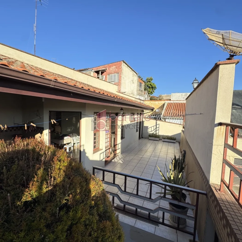 CASA À VENDA – 03 QUARTOS COM EDÍCULA – VILA CAMPOS SALES – JUNDIAÍ/SP