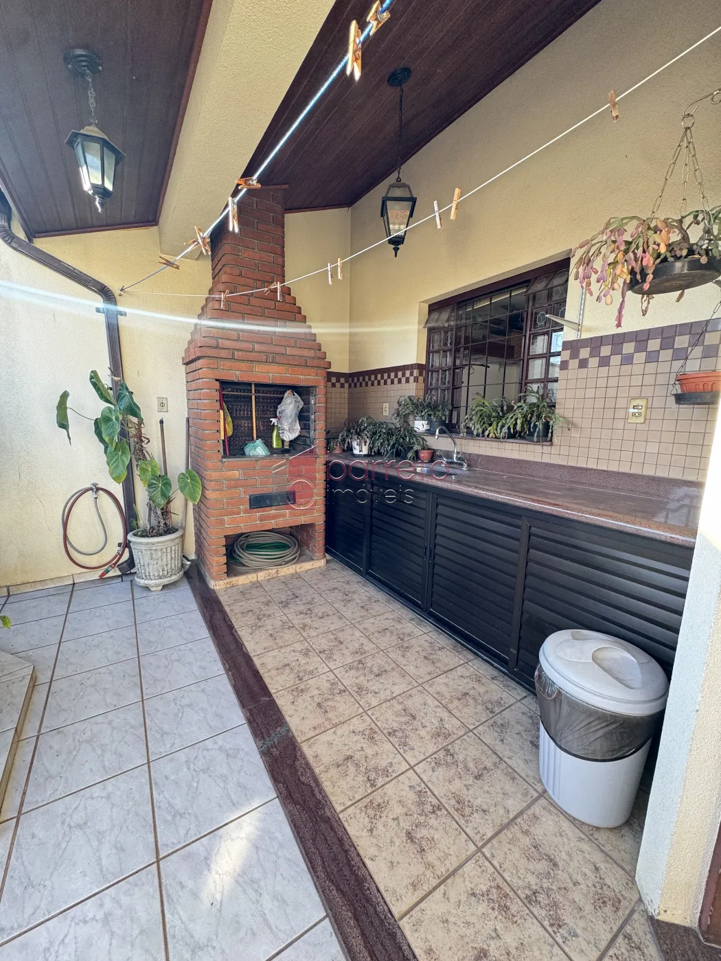 CASA À VENDA – 03 QUARTOS COM EDÍCULA – VILA CAMPOS SALES – JUNDIAÍ/SP