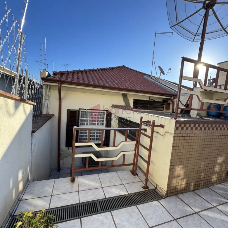 CASA À VENDA – 03 QUARTOS COM EDÍCULA – VILA CAMPOS SALES – JUNDIAÍ/SP