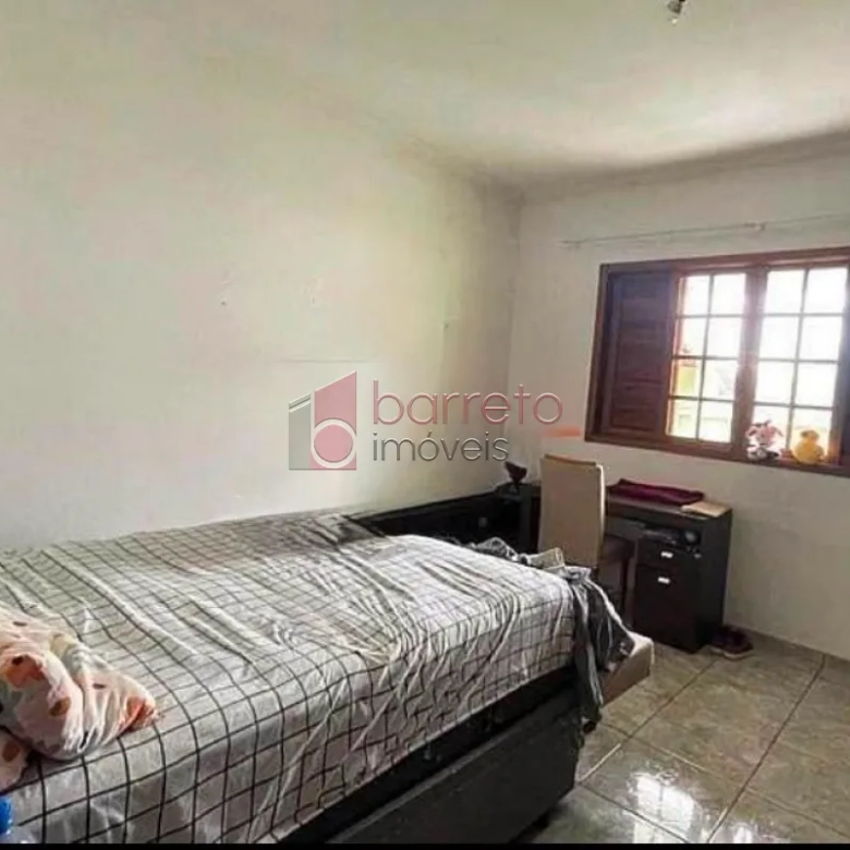 CASA COM EDÍCULA Á VENDA NA VILLA PROGRESSO EM JUNDIAÍ/SP