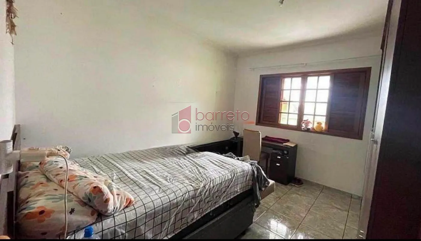 CASA COM EDÍCULA Á VENDA NA VILLA PROGRESSO EM JUNDIAÍ/SP