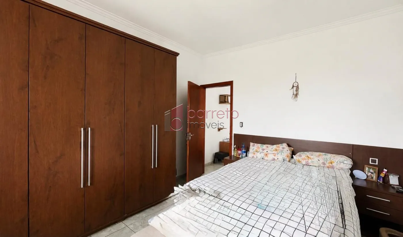 CASA COM EDÍCULA Á VENDA NA VILLA PROGRESSO EM JUNDIAÍ/SP