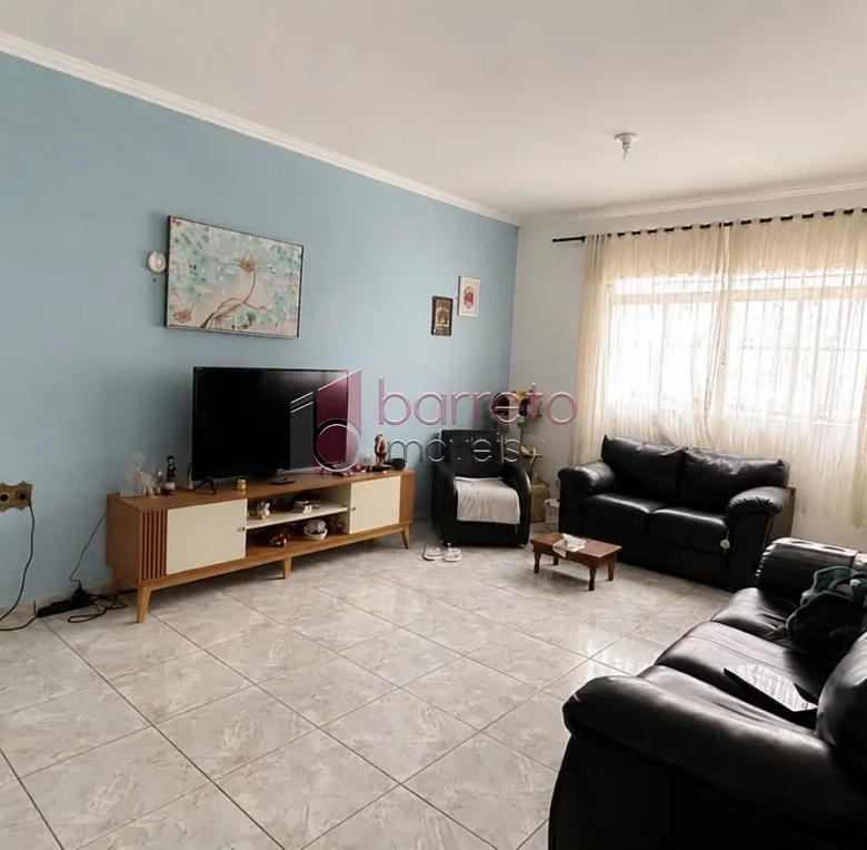 CASA COM EDÍCULA Á VENDA NA VILLA PROGRESSO EM JUNDIAÍ/SP
