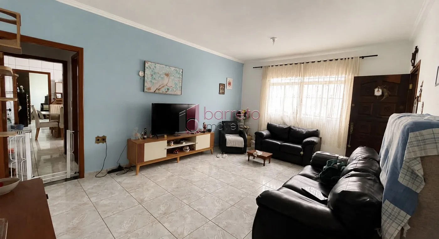 CASA COM EDÍCULA Á VENDA NA VILLA PROGRESSO EM JUNDIAÍ/SP