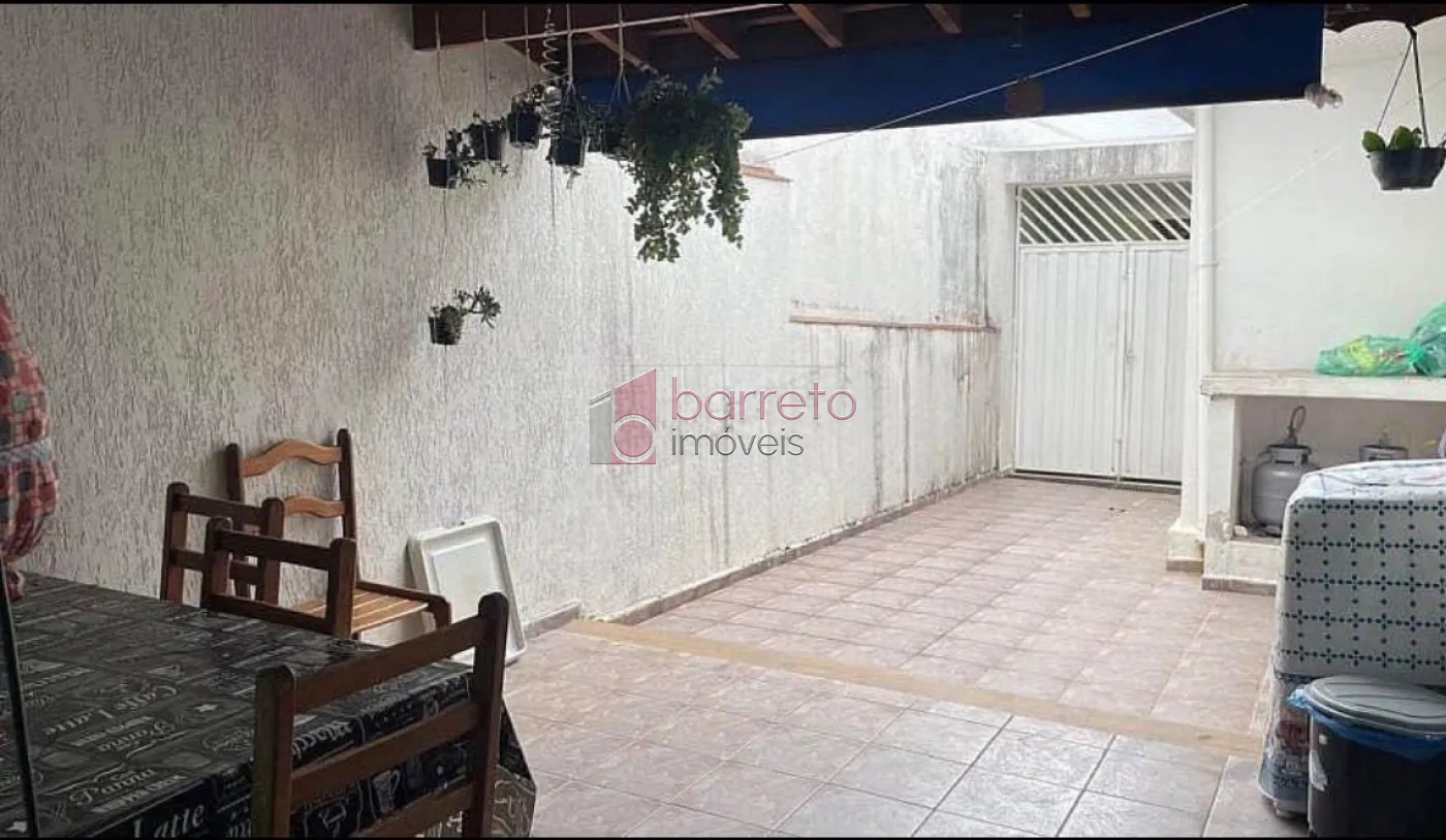 CASA COM EDÍCULA Á VENDA NA VILLA PROGRESSO EM JUNDIAÍ/SP