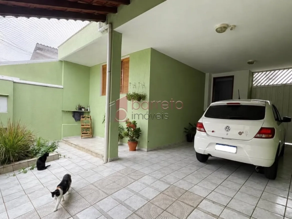 CASA COM EDÍCULA Á VENDA NA VILLA PROGRESSO EM JUNDIAÍ/SP