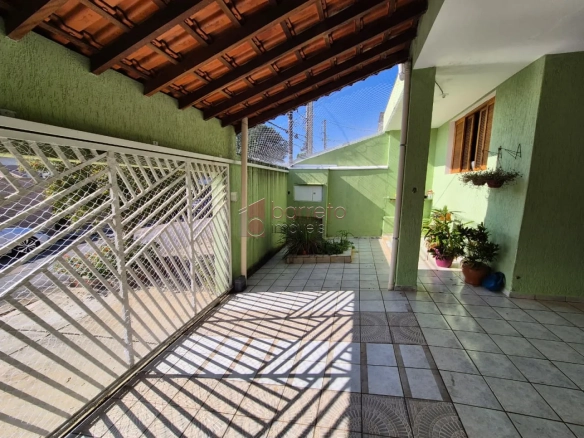 CASA COM EDÍCULA Á VENDA NA VILLA PROGRESSO EM JUNDIAÍ/SP