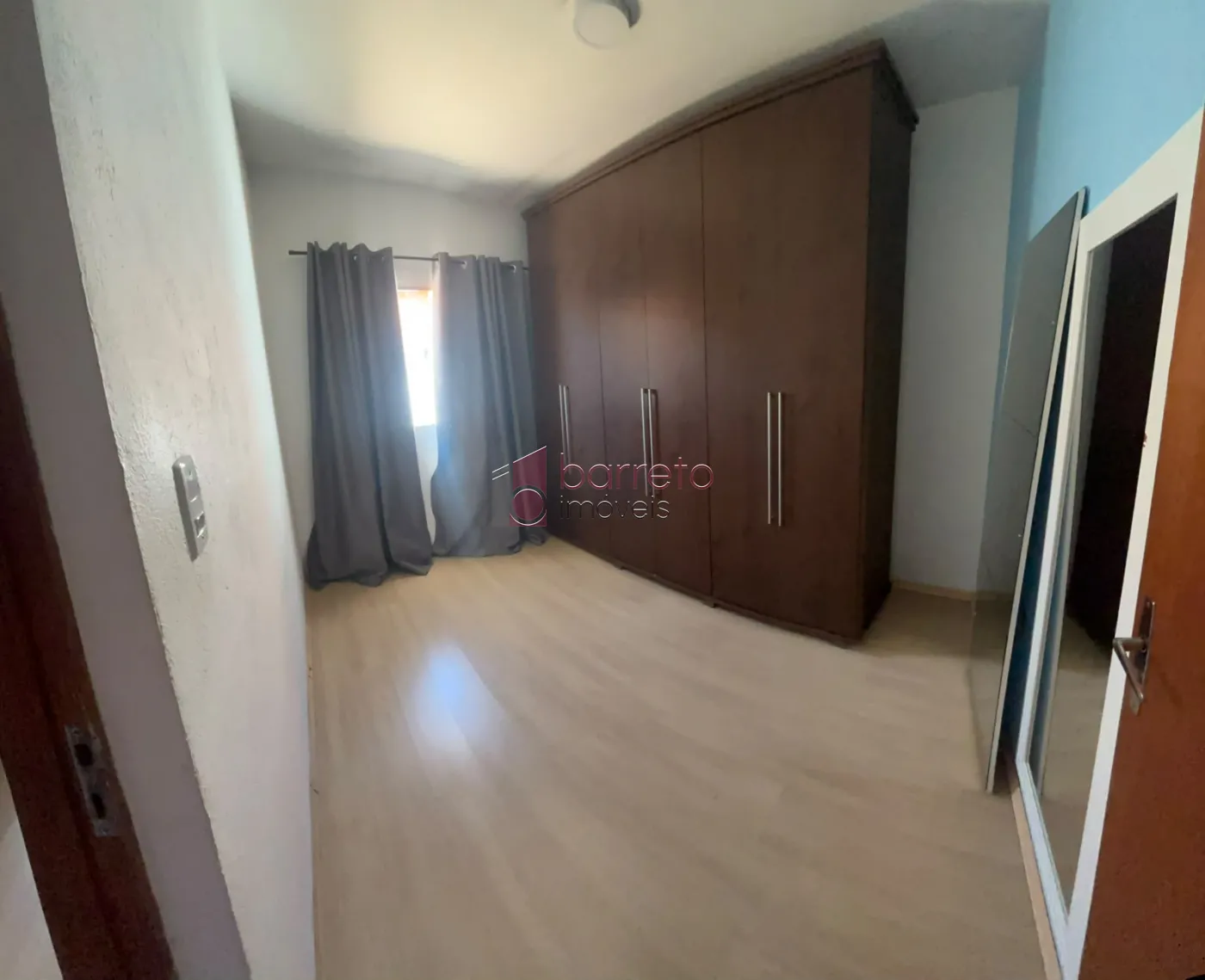 CASA COM EDÍCULA Á VENDA NA VILLA PROGRESSO EM JUNDIAÍ/SP
