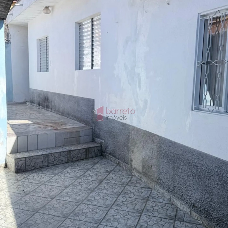 CASA COM EDÍCULA Á VENDA NA VILLA PROGRESSO EM JUNDIAÍ/SP