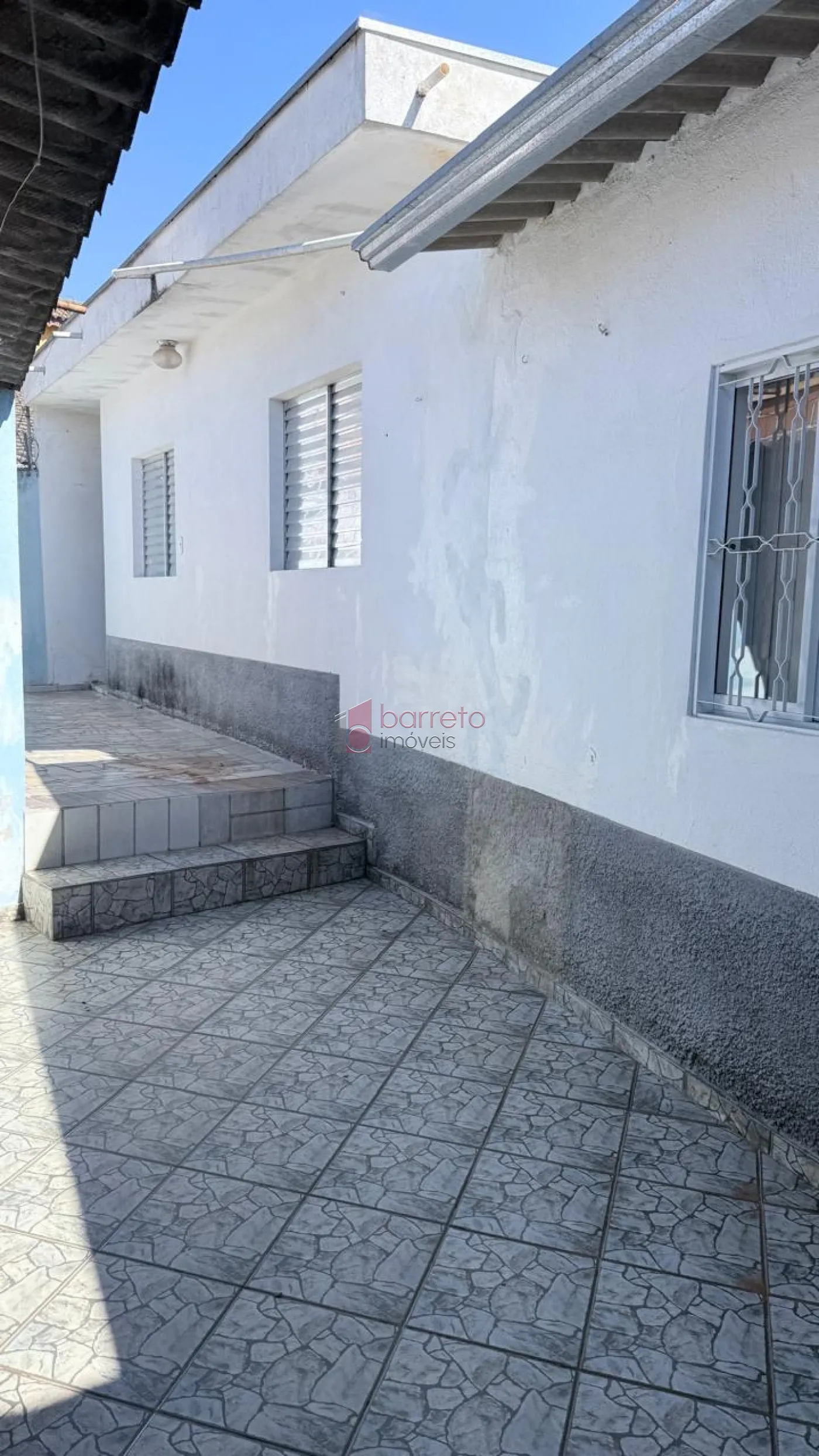 CASA COM EDÍCULA Á VENDA NA VILLA PROGRESSO EM JUNDIAÍ/SP