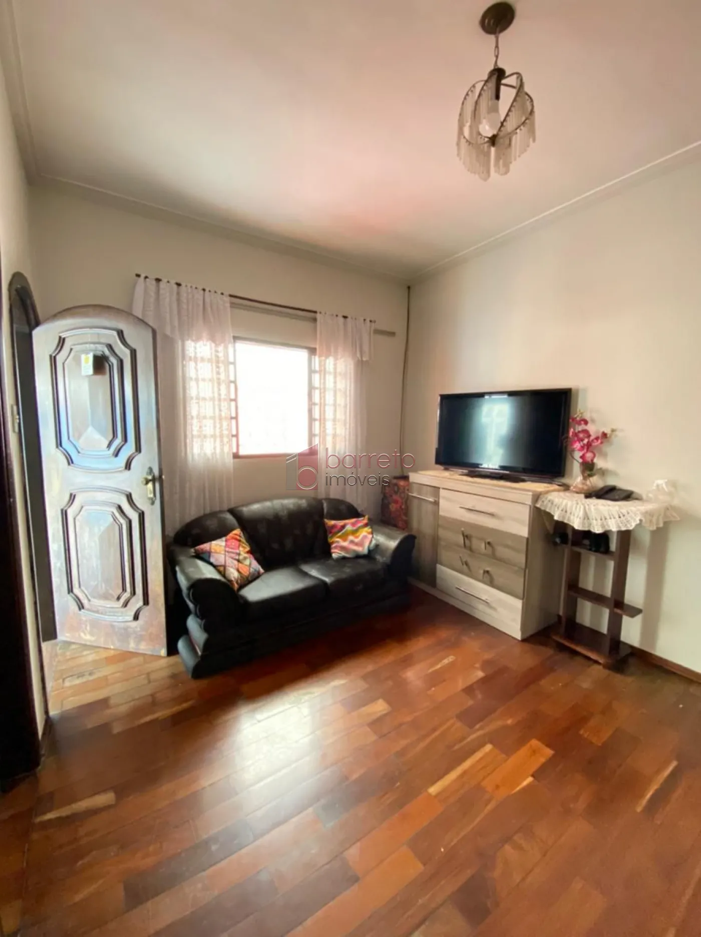 CASA COM 02 DORMITÓRIOS À VENDA NO BAIRRO VIANELO EM JUNDIAÍ/SP