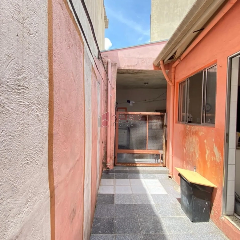 CASA COM 02 DORMITÓRIOS À VENDA NO BAIRRO VIANELO EM JUNDIAÍ/SP