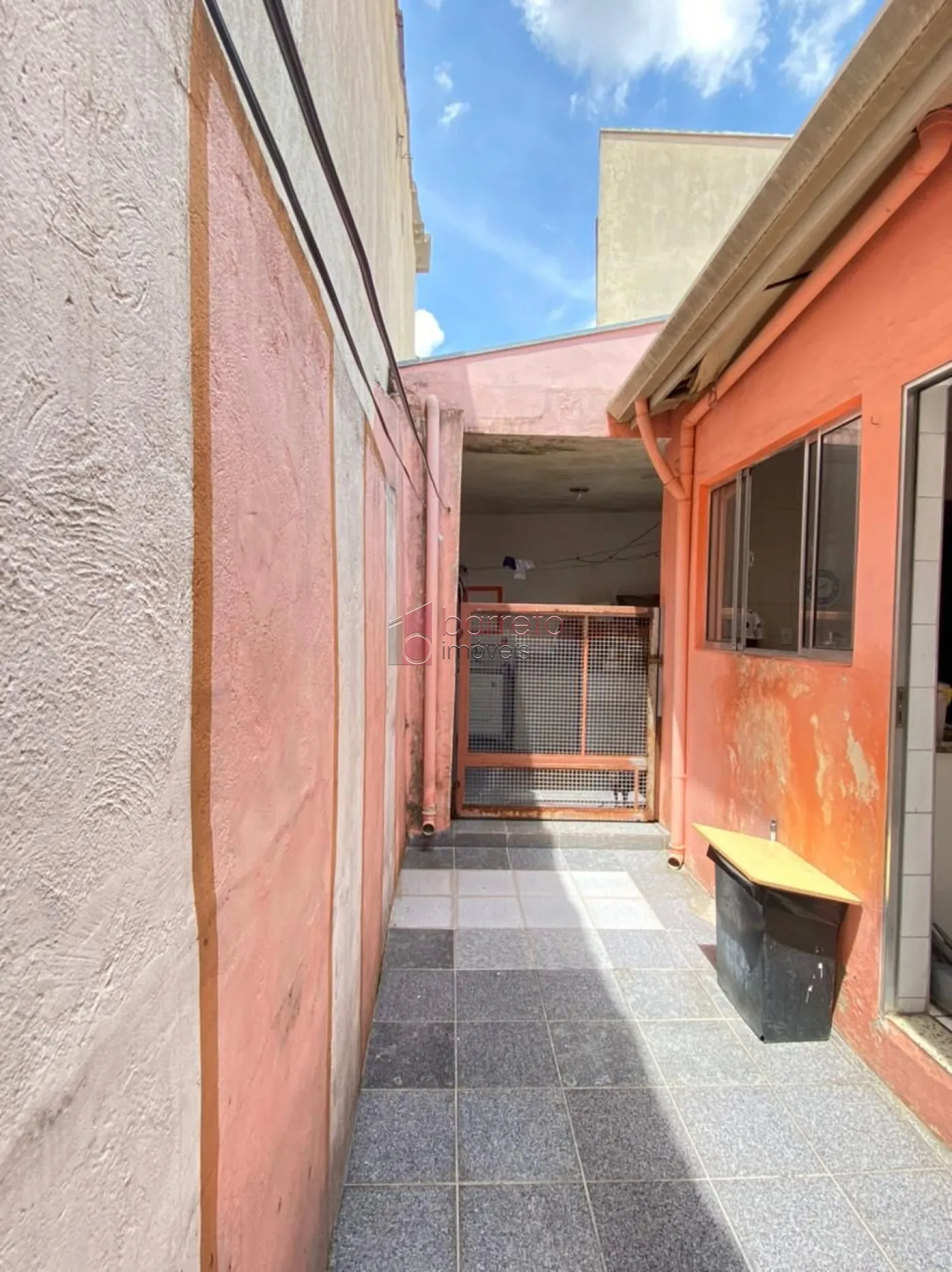 CASA COM 02 DORMITÓRIOS À VENDA NO BAIRRO VIANELO EM JUNDIAÍ/SP