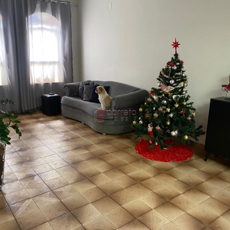 CASA TÉRREA COM EDÍCULA PARA VENDA NO BAIRRO VIANELO – JUNDIAÍ/SP