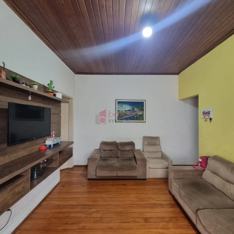 CASA COM EDÍCULA À VENDA NA VILA ARENS – JUNDIAÍ/SP