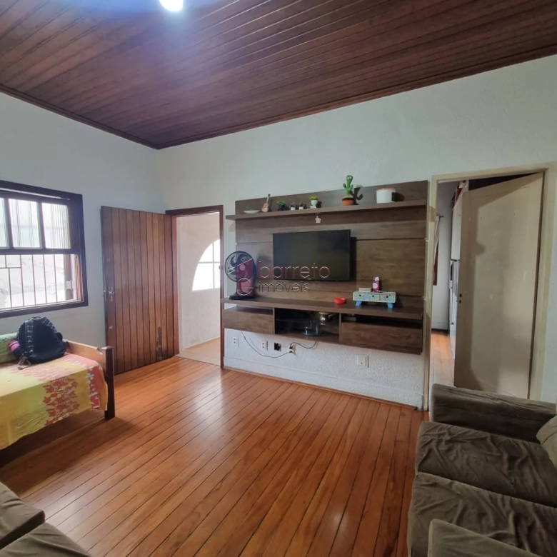 CASA COM EDÍCULA À VENDA NA VILA ARENS – JUNDIAÍ/SP