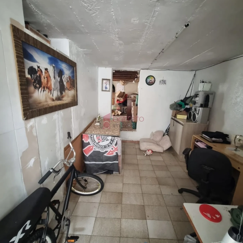 CASA COM EDÍCULA À VENDA NA VILA ARENS – JUNDIAÍ/SP