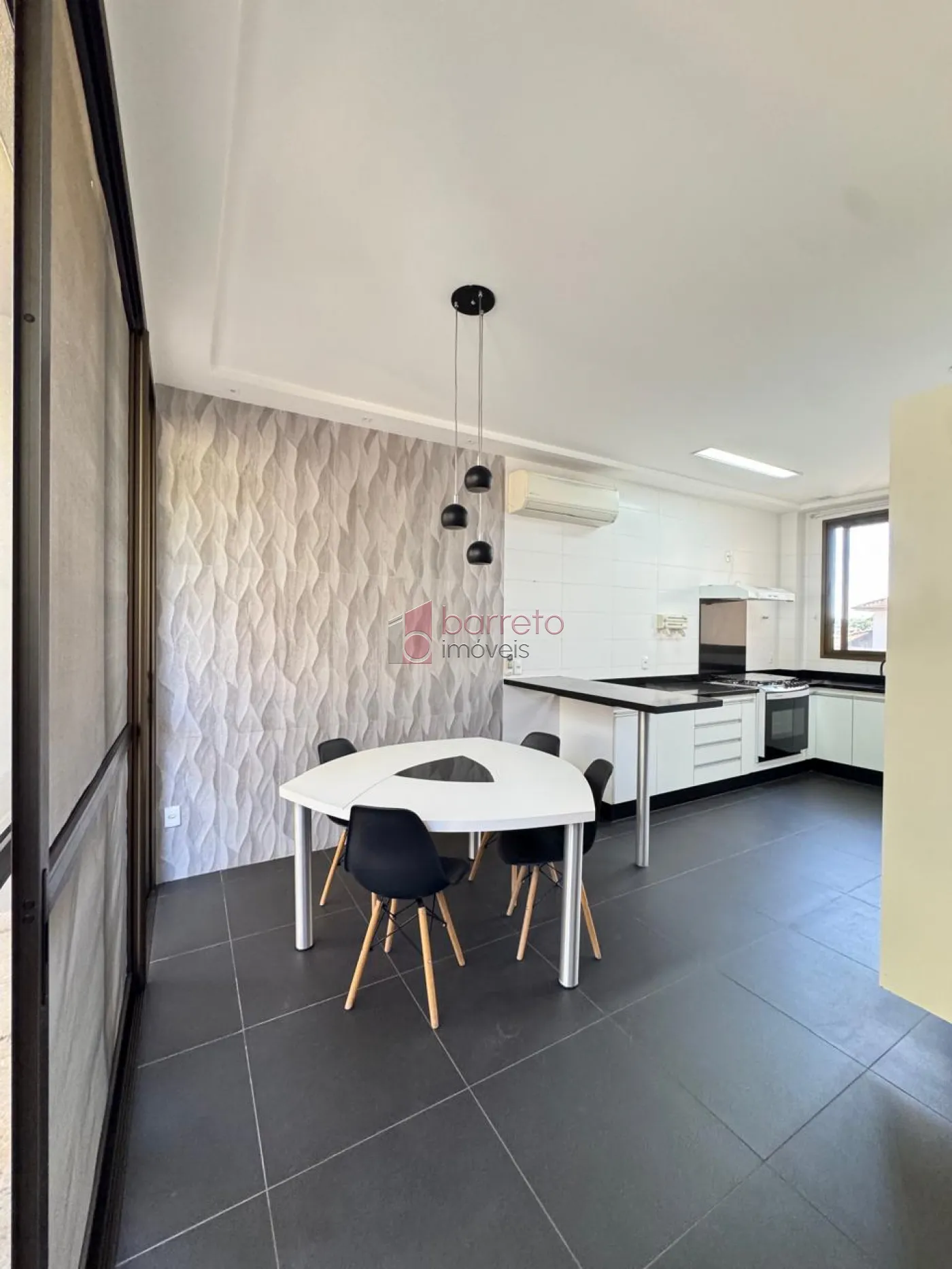 CASA À VENDA NO CONDOMÍNIO PORTAL DO PARAISO 1 – JUNDIAÍ/SP