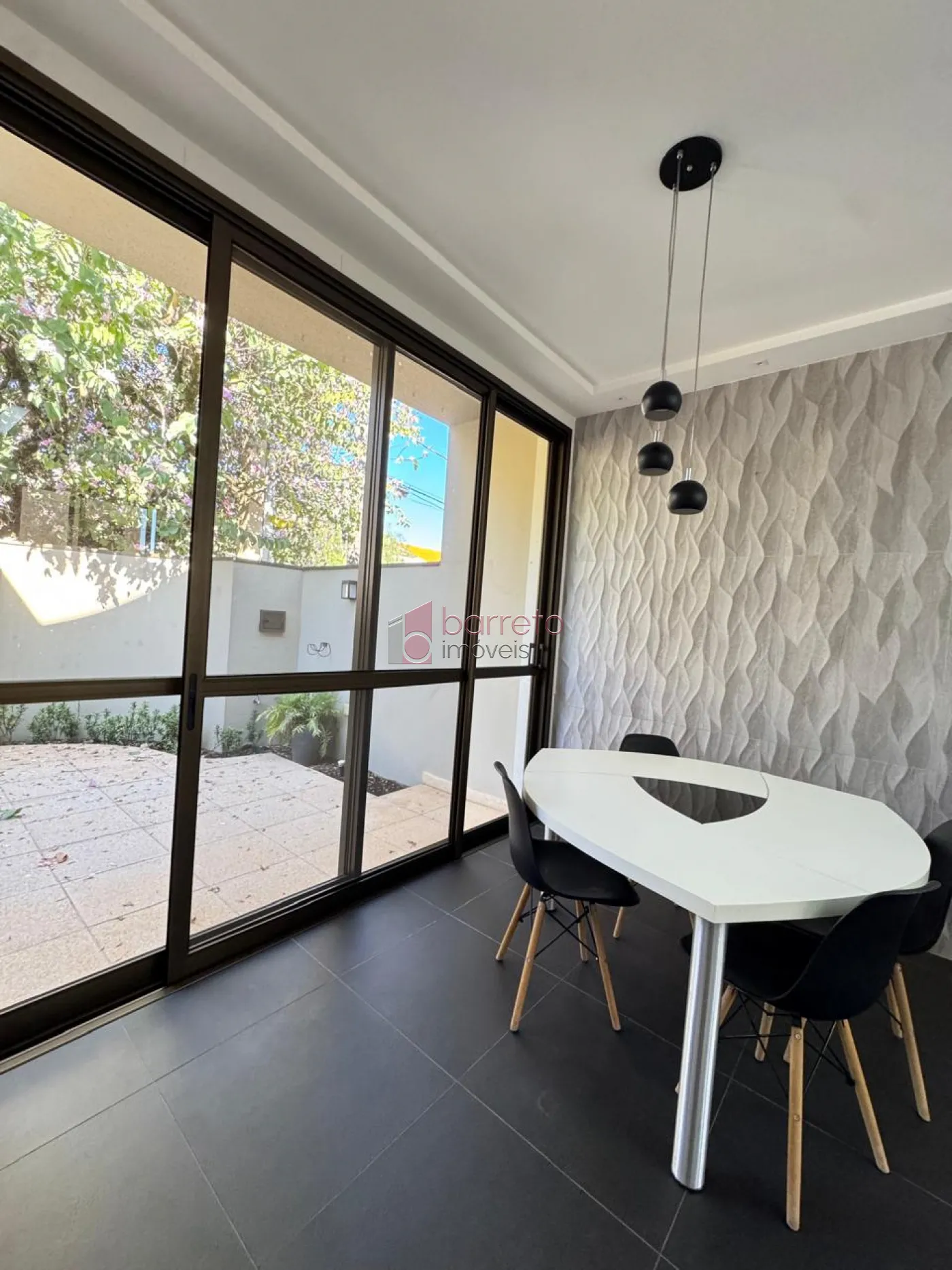 CASA À VENDA NO CONDOMÍNIO PORTAL DO PARAISO 1 – JUNDIAÍ/SP