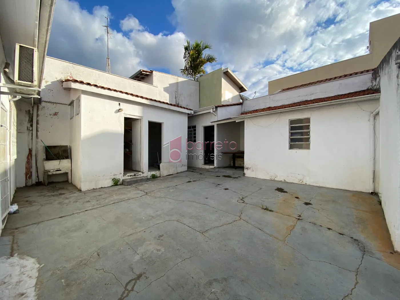CASA COMERCIAL PARA LOCAÇÃO OU VENDA NO VILA ARENS II – JUNDIAÍ/SP