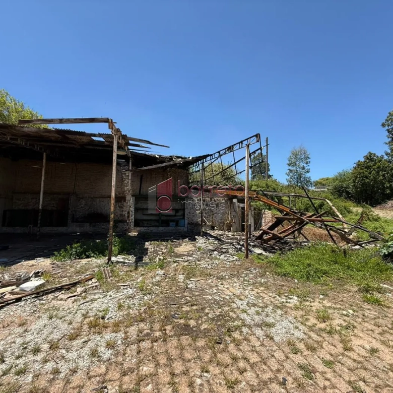 PRÉDIO COMERCIAL ESQUINA COM TERRENO À VENDA NO BAIRRO DO RETIRO EM JUNDIAÍ/SP