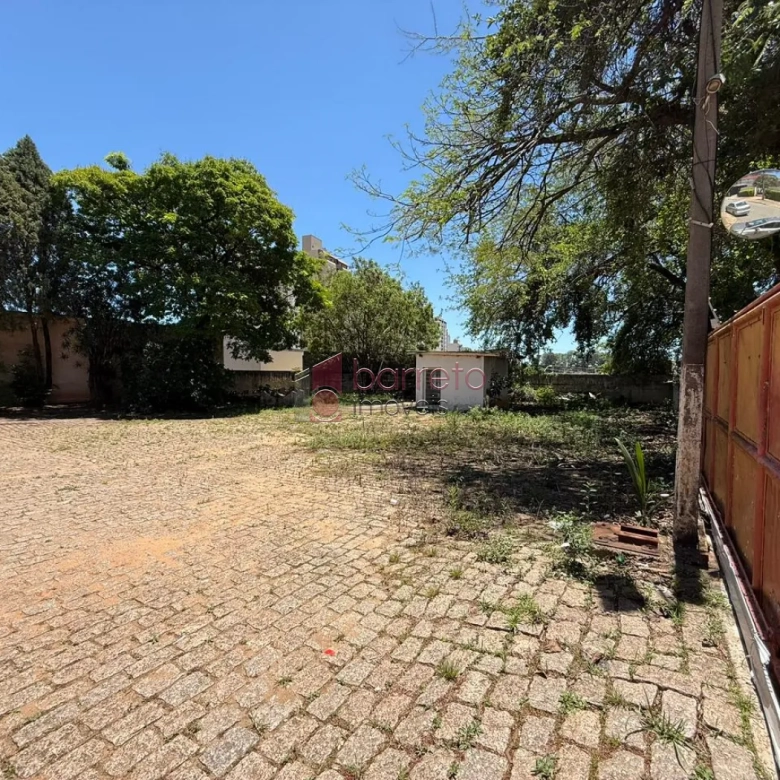 PRÉDIO COMERCIAL ESQUINA COM TERRENO À VENDA NO BAIRRO DO RETIRO EM JUNDIAÍ/SP