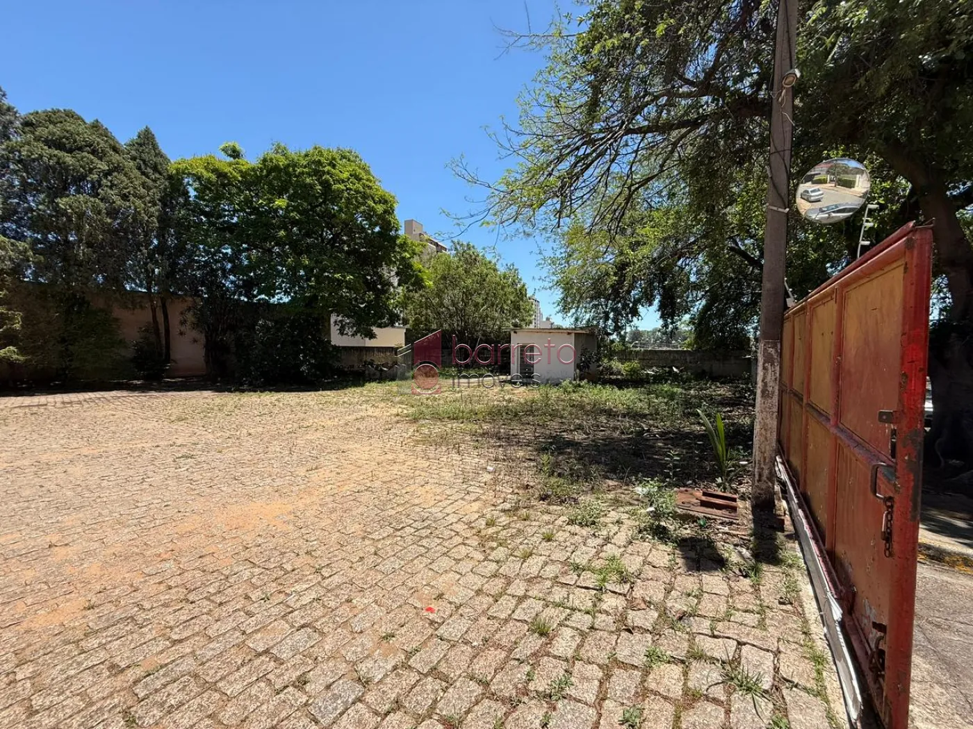 PRÉDIO COMERCIAL ESQUINA COM TERRENO À VENDA NO BAIRRO DO RETIRO EM JUNDIAÍ/SP