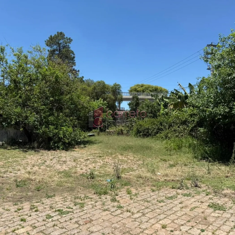 PRÉDIO COMERCIAL ESQUINA COM TERRENO À VENDA NO BAIRRO DO RETIRO EM JUNDIAÍ/SP