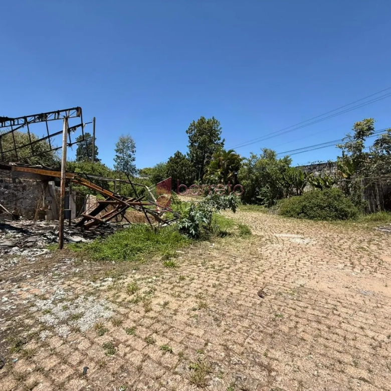 PRÉDIO COMERCIAL ESQUINA COM TERRENO À VENDA NO BAIRRO DO RETIRO EM JUNDIAÍ/SP