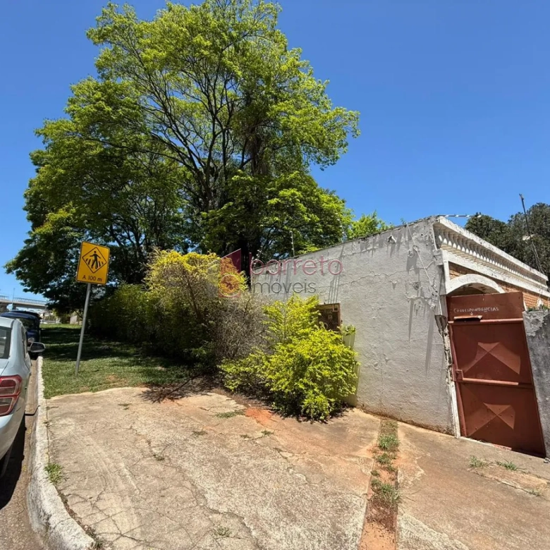PRÉDIO COMERCIAL ESQUINA COM TERRENO À VENDA NO BAIRRO DO RETIRO EM JUNDIAÍ/SP
