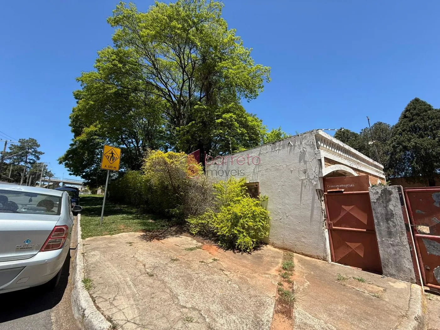 PRÉDIO COMERCIAL ESQUINA COM TERRENO À VENDA NO BAIRRO DO RETIRO EM JUNDIAÍ/SP