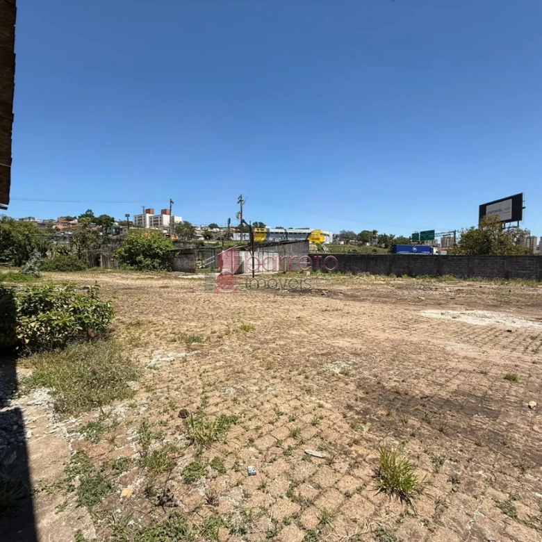 PRÉDIO COMERCIAL ESQUINA COM TERRENO À VENDA NO BAIRRO DO RETIRO EM JUNDIAÍ/SP