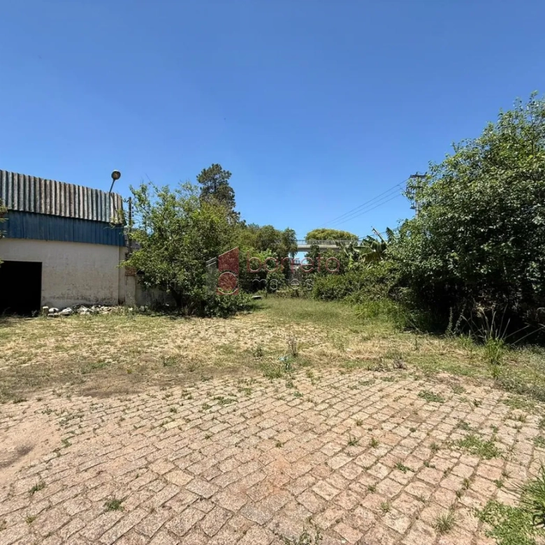 PRÉDIO COMERCIAL ESQUINA COM TERRENO À VENDA NO BAIRRO DO RETIRO EM JUNDIAÍ/SP