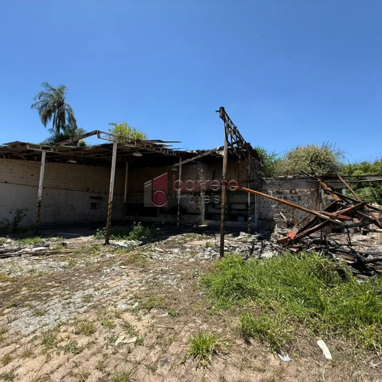 PRÉDIO COMERCIAL ESQUINA COM TERRENO À VENDA NO BAIRRO DO RETIRO EM JUNDIAÍ/SP