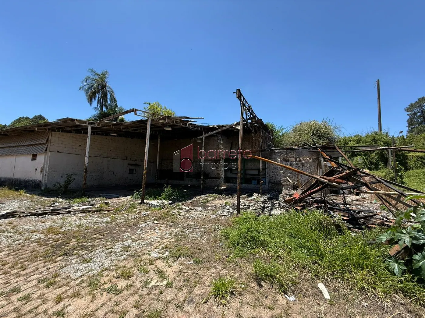 PRÉDIO COMERCIAL ESQUINA COM TERRENO À VENDA NO BAIRRO DO RETIRO EM JUNDIAÍ/SP
