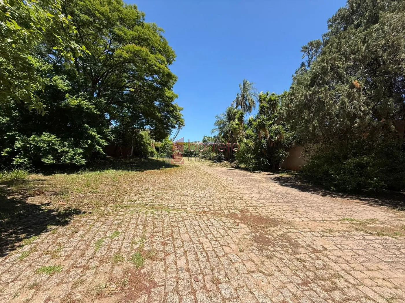 PRÉDIO COMERCIAL ESQUINA COM TERRENO À VENDA NO BAIRRO DO RETIRO EM JUNDIAÍ/SP
