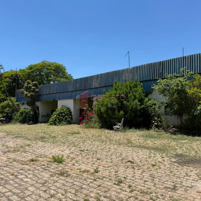 PRÉDIO COMERCIAL ESQUINA COM TERRENO À VENDA NO BAIRRO DO RETIRO EM JUNDIAÍ/SP