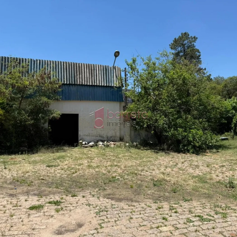 PRÉDIO COMERCIAL ESQUINA COM TERRENO À VENDA NO BAIRRO DO RETIRO EM JUNDIAÍ/SP