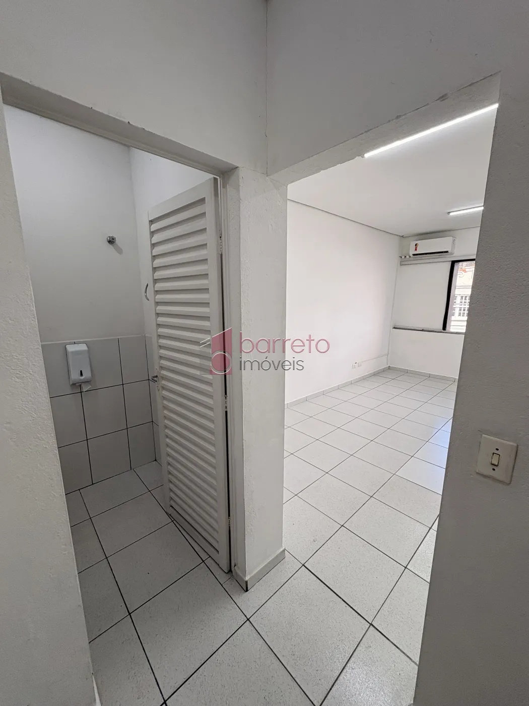 SALA COMERCIAL PARA LOCAÇÃO NO CENTRO – JUNDIAÍ/SP
