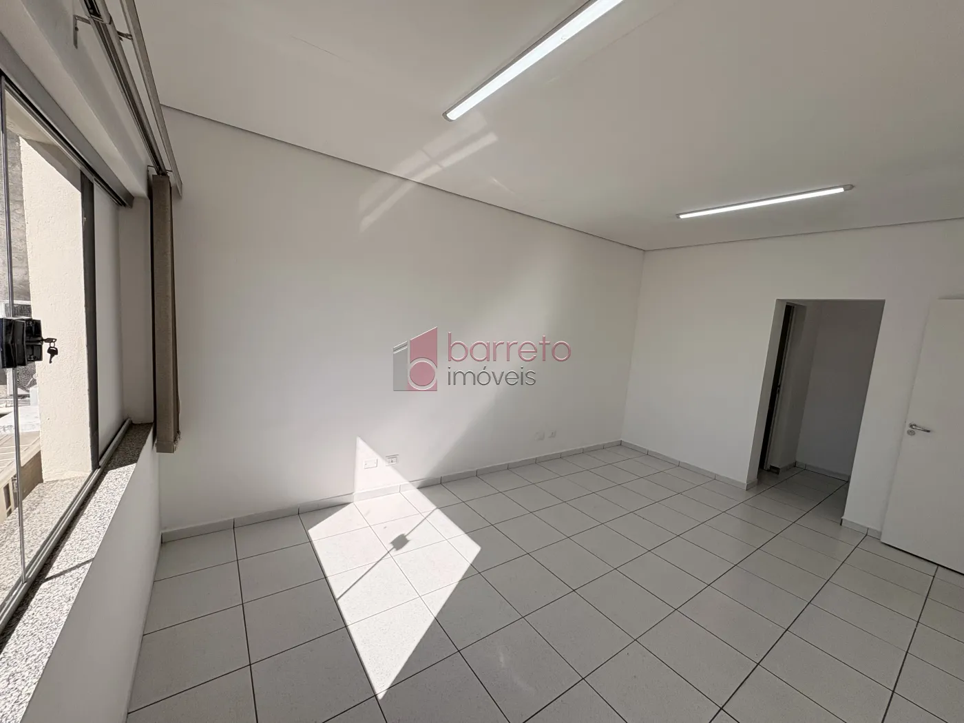 SALA COMERCIAL PARA LOCAÇÃO NO CENTRO – JUNDIAÍ/SP