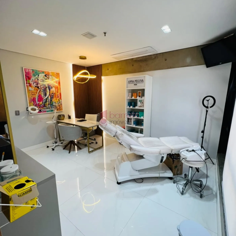 SALA COMERCIAL COM AREA COMUM COMPARTILHADA COM SALA 2 MOBILIADA PARA LOCAÇÃO NO CONDOMÍNIO NINO PLAZA – JUNDIAÍ/SP