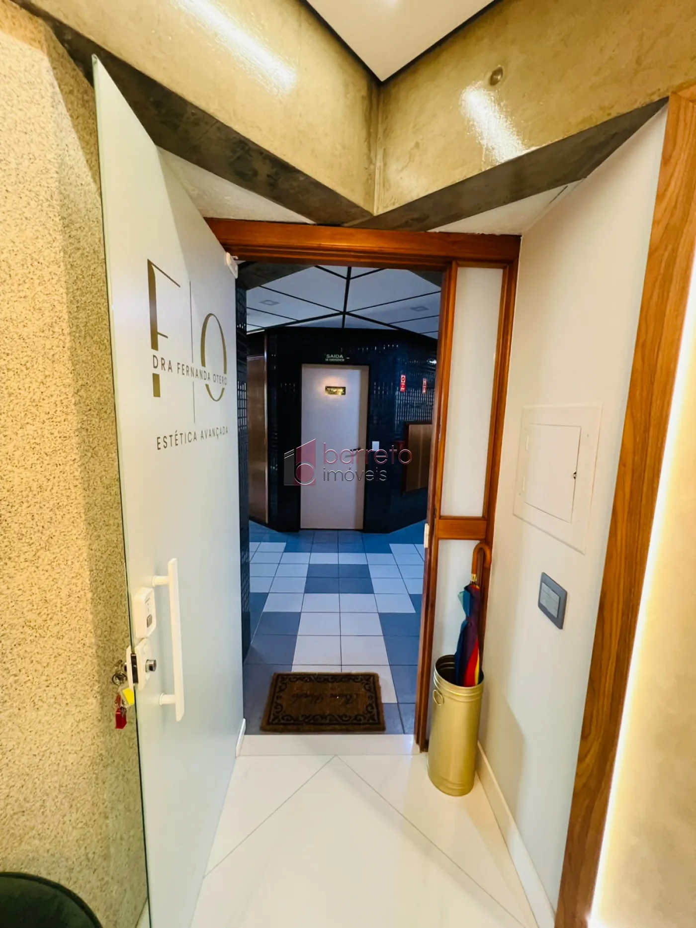 SALA COMERCIAL COM AREA COMUM COMPARTILHADA COM SALA 2 MOBILIADA PARA LOCAÇÃO NO CONDOMÍNIO NINO PLAZA – JUNDIAÍ/SP
