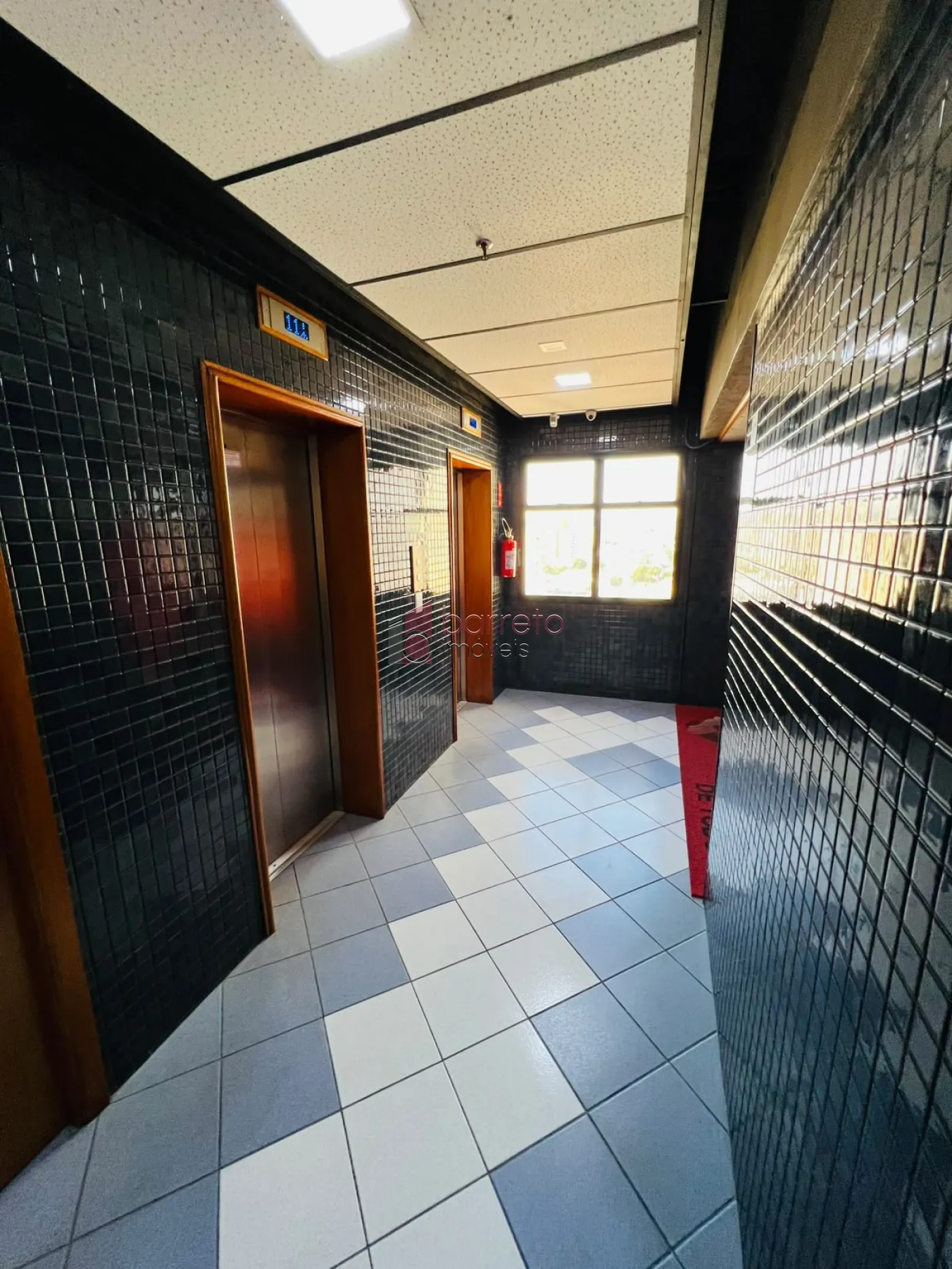 SALA COMERCIAL COM AREA COMUM COMPARTILHADA COM SALA 2 MOBILIADA PARA LOCAÇÃO NO CONDOMÍNIO NINO PLAZA – JUNDIAÍ/SP