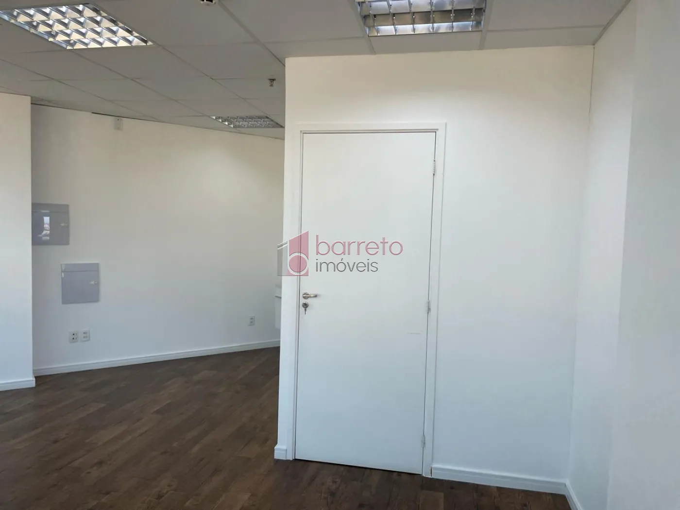 SALA COMERCIAL À VENDA NO CONDOMÍNIO GOLDEN OFFICE – JUNDIAÍ/SP