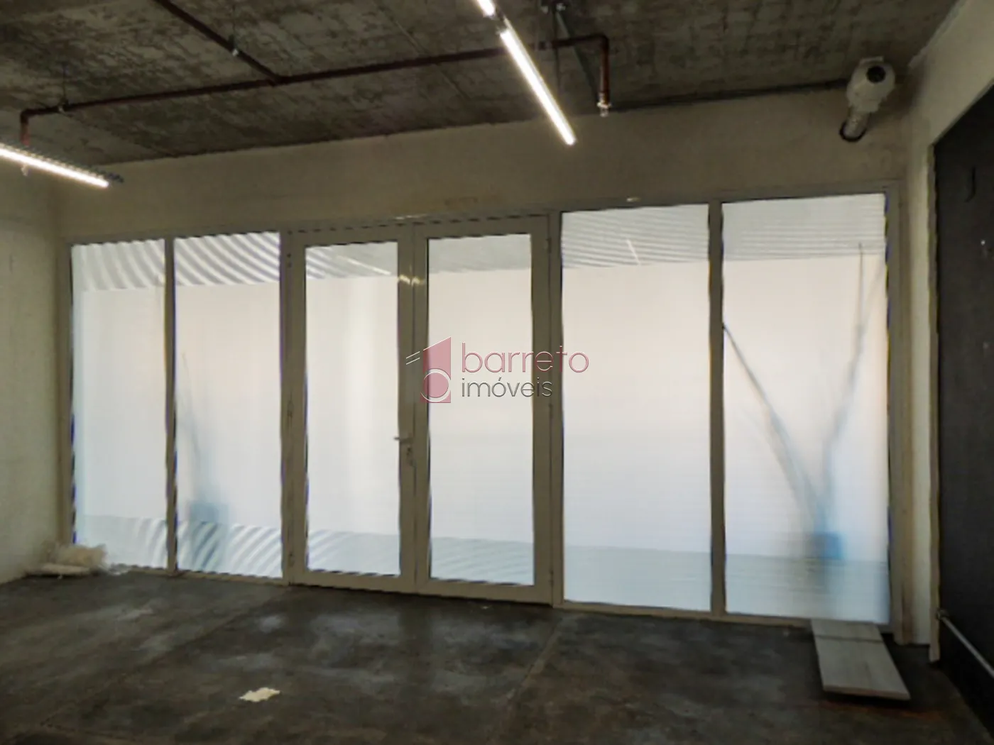 SALA/LOJA TÉRREA À VENDA NO CONDOMÍNIO GOLDEN OFFICE EM JUNDIAÍ/SP
